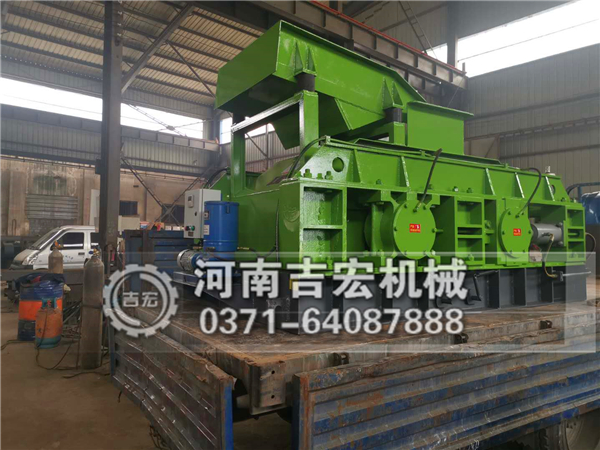 大型砂石料雙輥破碎機(jī)廠家報(bào)價(jià)多少錢！